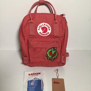 Fjallraven Kanken mini backpack In Dahlia with Poison Apple Patch